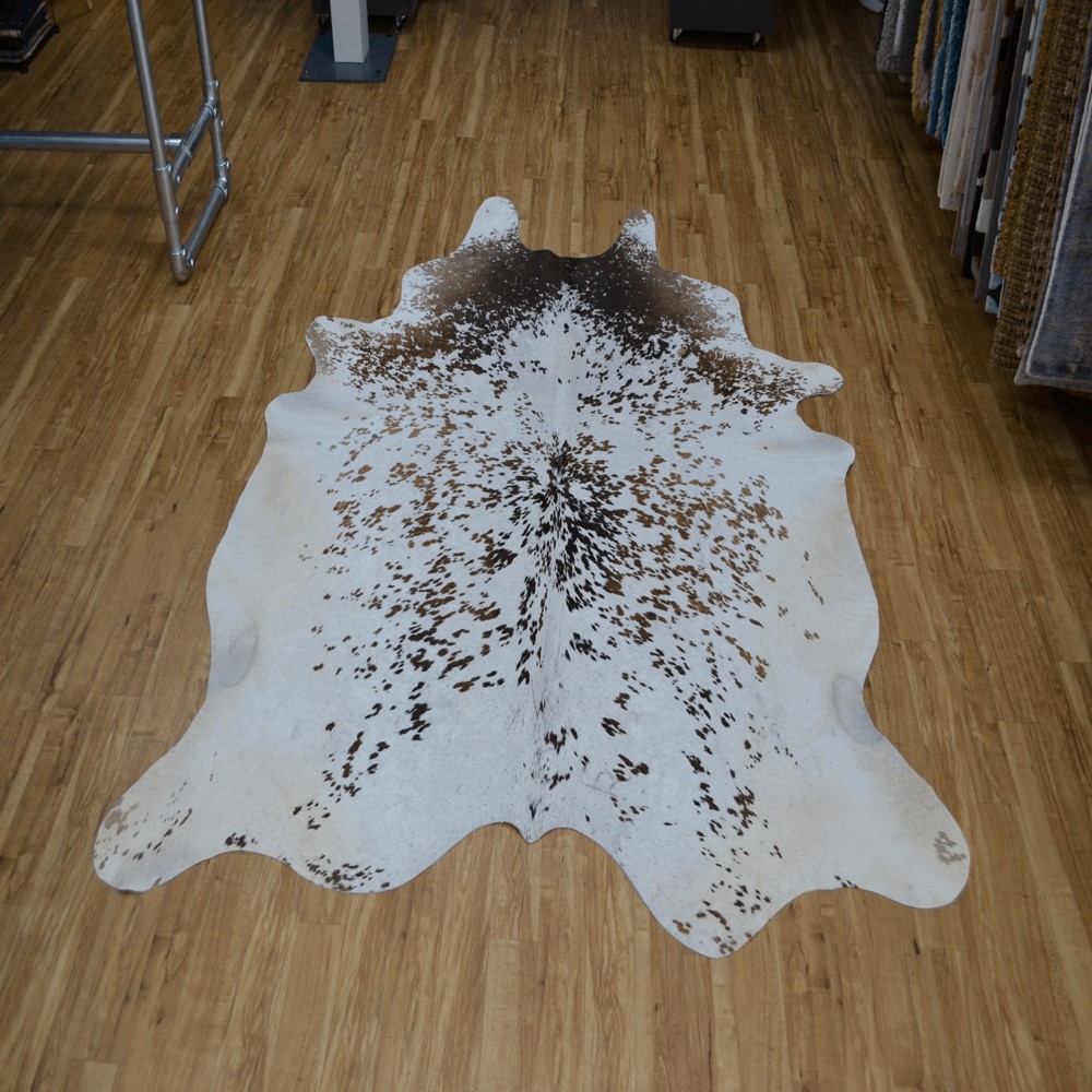 Coloured Cowhide 11065 Rugs in Natural Salt & Pepper